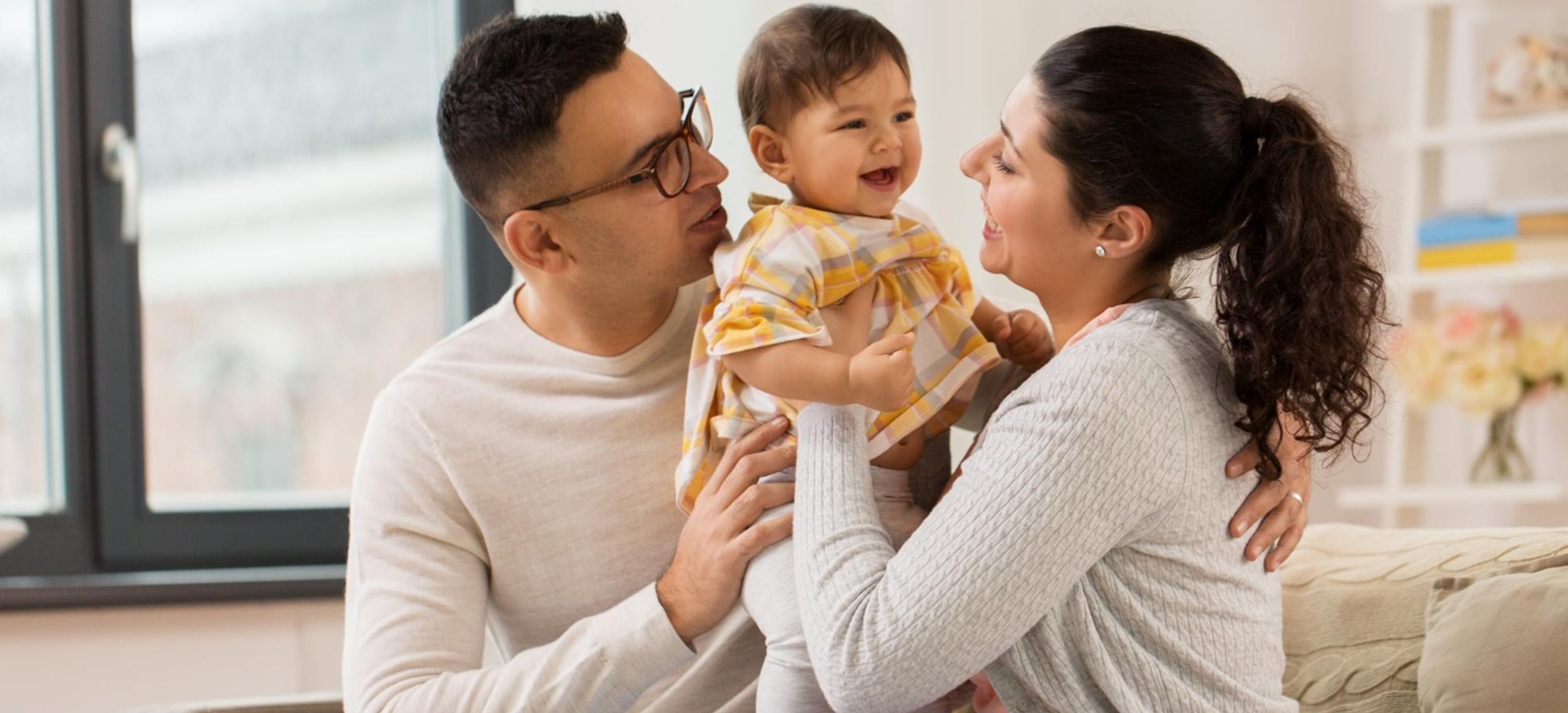 Helicopter Parenting vs Free-Range Parenting: Finding Balance